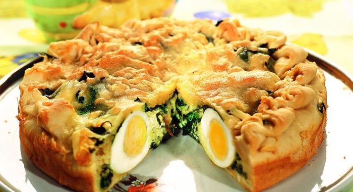 Пирог со шпинатом и яйцом