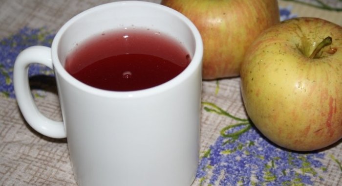 Ароматный компот с унаби, курагой и ягодами