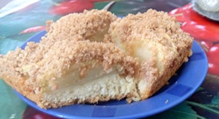 Шарлотка песочная с яблоками