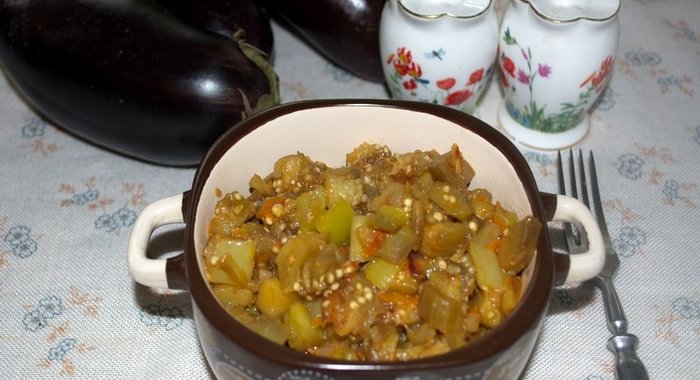 Рагу из баклажанов и помидоров