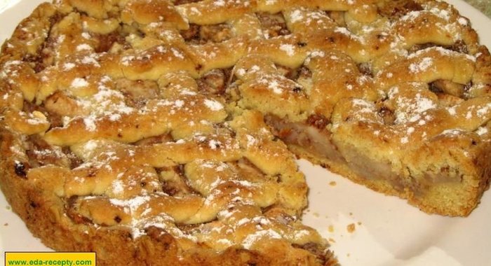 Яблочный пирог с яблоками и корицей