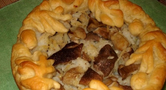 Внушительный расстегай лепешкой