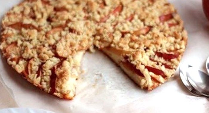 Яблочный пирог с крошкой