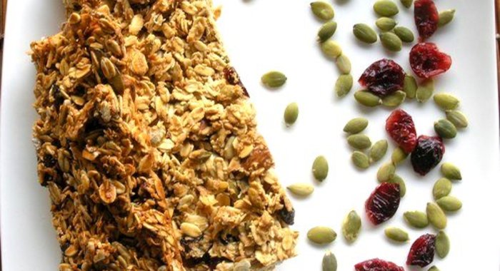 Медовые батончики из геркулеса и сухофруктов