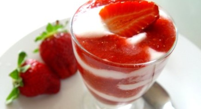 Десерт в креманке