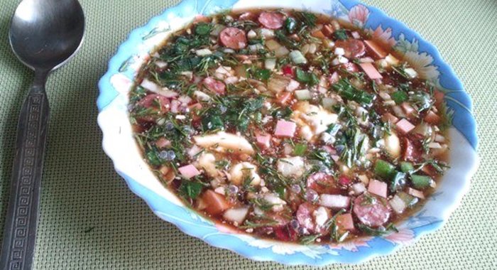 Окрошка на квасе с охотничьими колбасками