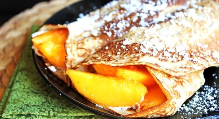 Блинчики с персиками