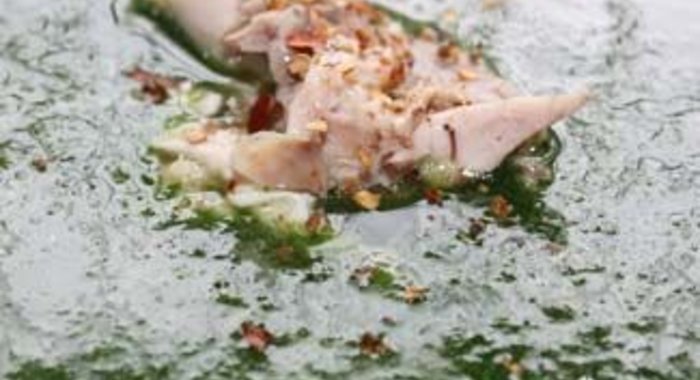 Суп-пюре из шпината с копченой курицей