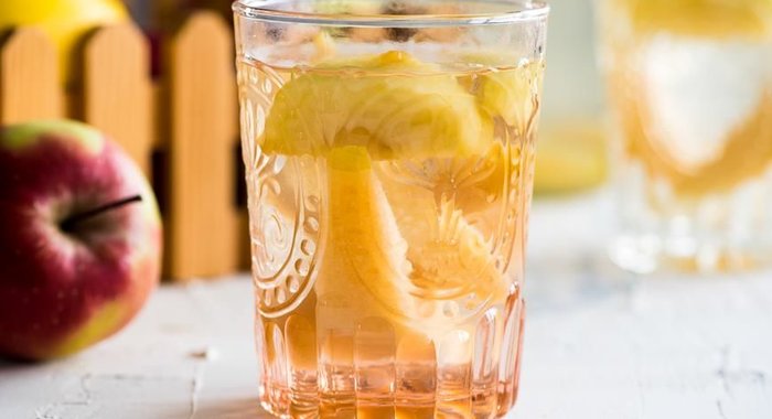 Компот из айвы и яблок