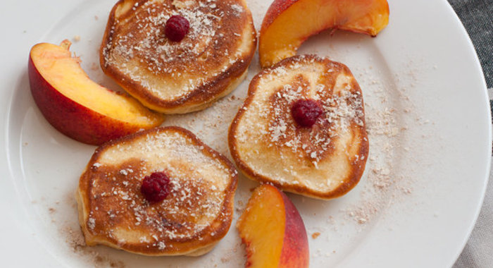 Оладьи с персиками