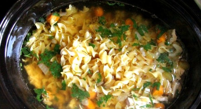 Куриный бульон с вермишелью