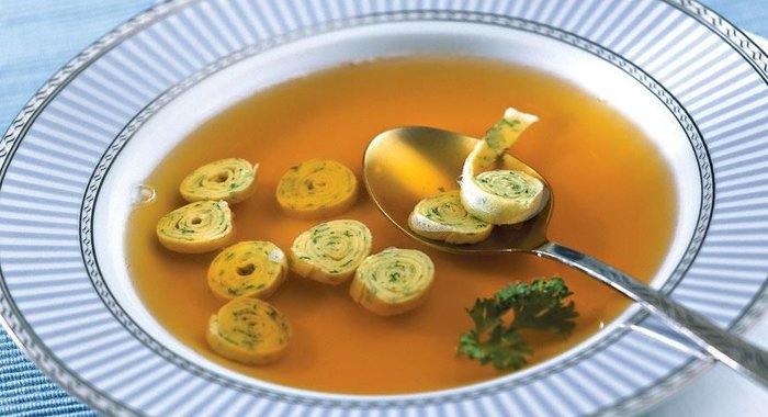 Бульон с блинчиками