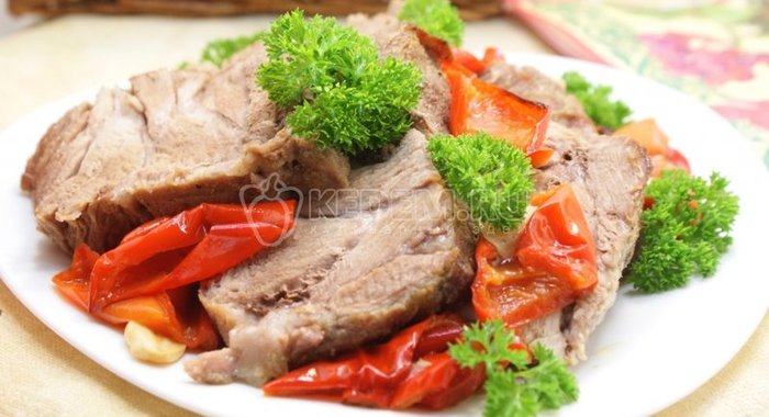 Запеченный омлет с овощами и пармезаном