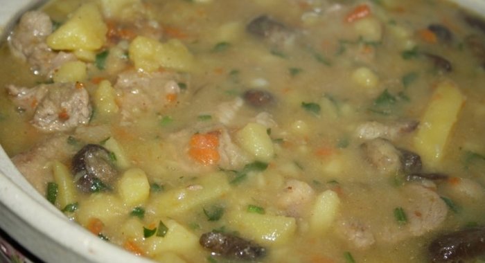 Рагу с телятиной на курином бульоне