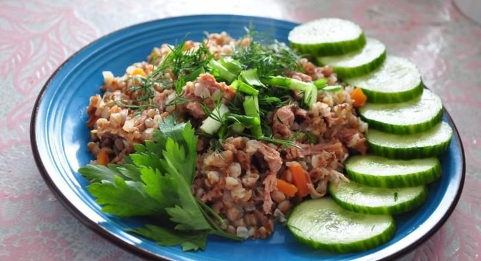 Гречка с тушеной ветчиной в мультиварке