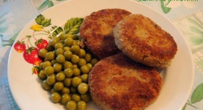 Рыбные котлеты из консервов