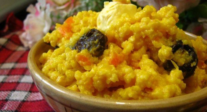 Каша пшенная с тыквой, морковью и черносливом