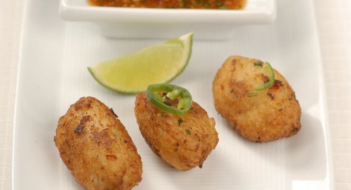 Рыбные котлеты с соусом чили