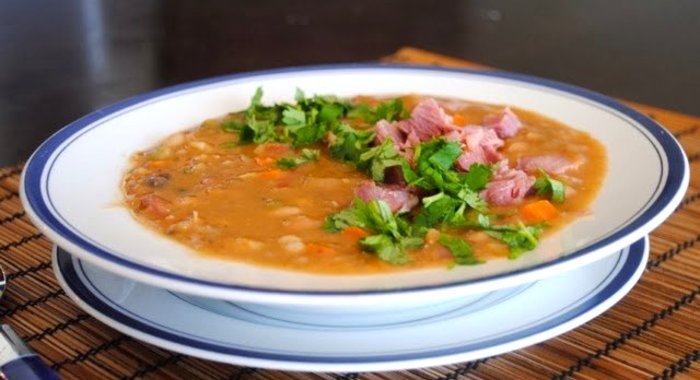 Гороховый суп из свиной рульки