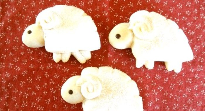 Булочки с кремом в виде барашек