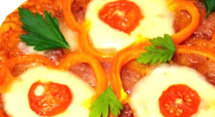 Пицца с сыром моцарелла