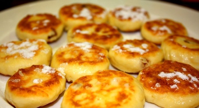 Сырники с изюмом (без яиц)