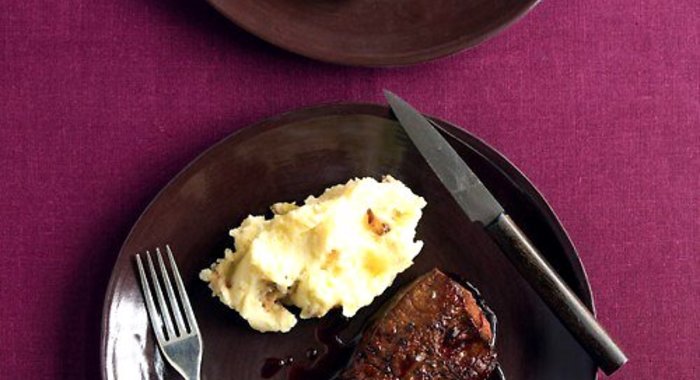 Стейки в винном соусе