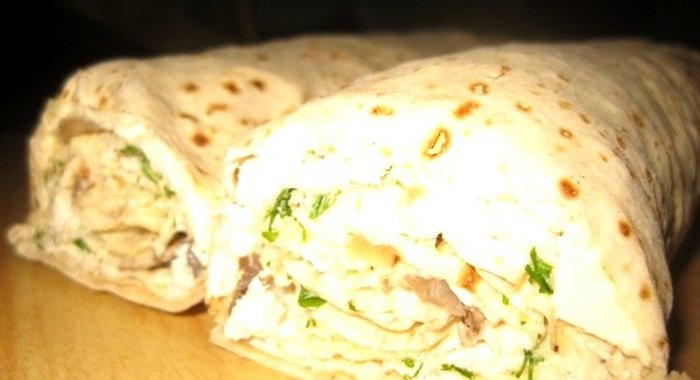 Рулет из лаваша с майонезом