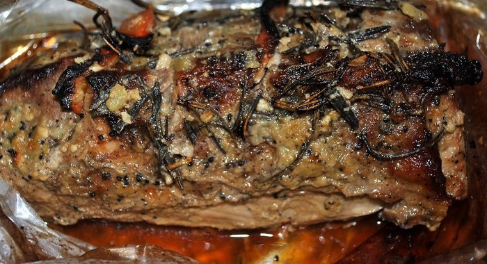 Говядина в маринаде из горчицы, киви и розмарина