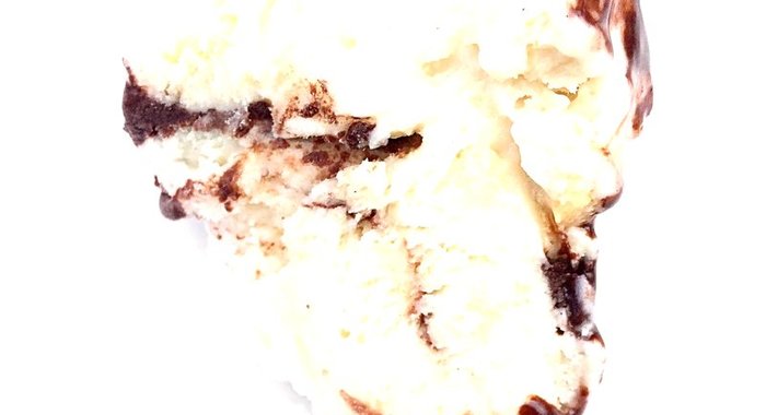 Мороженое с маршмэллоу, песочным печеньем и шоколадной прослойкой