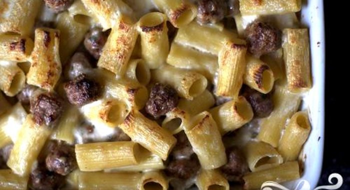 Запеченные ригатони с фрикадельками