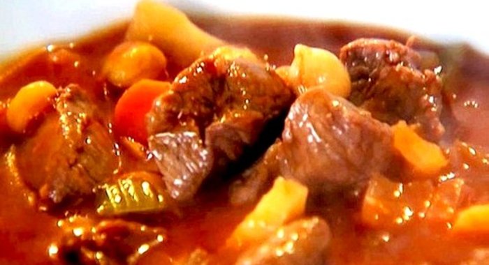 Гуляш из курицы в мультиварке