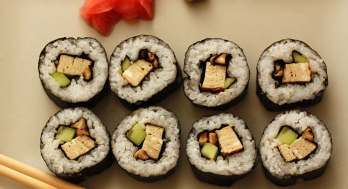 Футомаки с омлетом и шиитаке