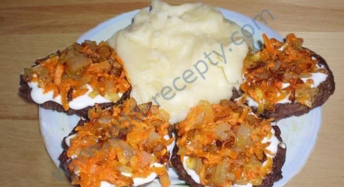 Котлеты из куриных сердечек с печеню