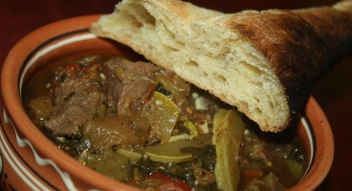 Рагу с говядиной и овощами, запеченными на мангале