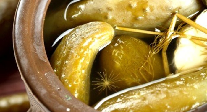 Соленые огурцы с уксусом