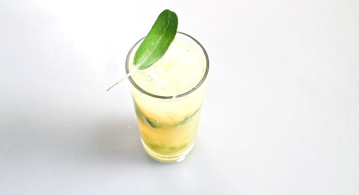 Грушевый лимонад с шалфеем