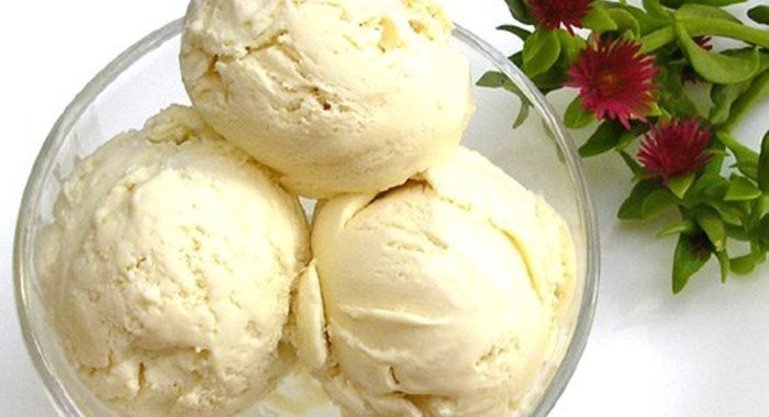 Сливочное мороженое с коньяком