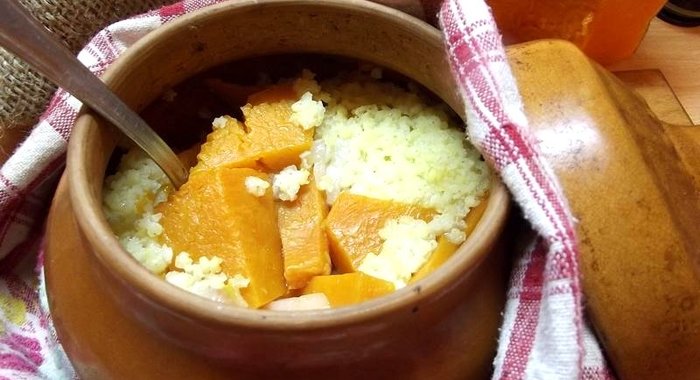 Тыквенная каша с салом в горшочке