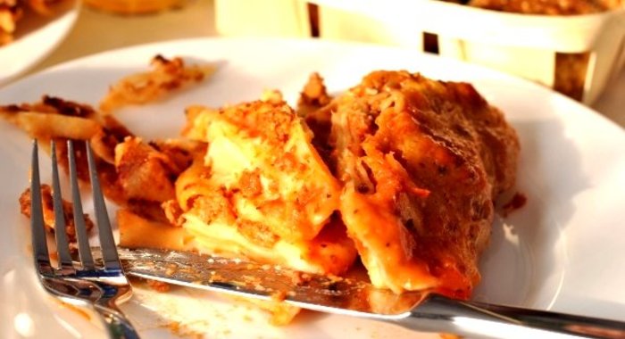 Лазанья болоньезе с соусом бешамель