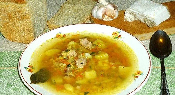 Наваристый гороховый суп с жареным мясом