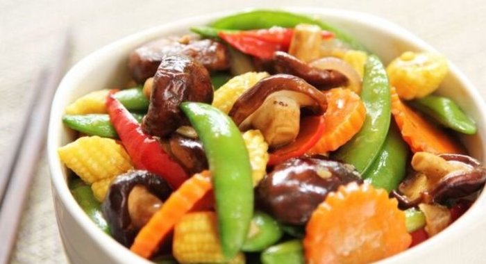 Жареные овощи с грибами