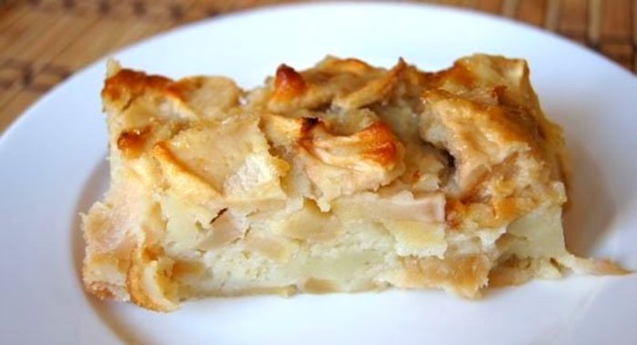 Шарлотка с яблоками с майонезом