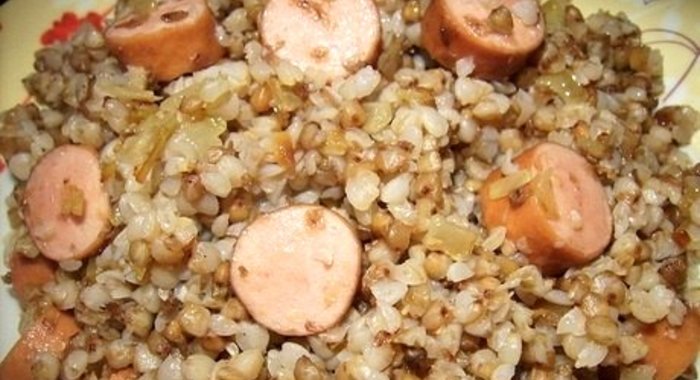 Гречка с сосиской в мультиварке