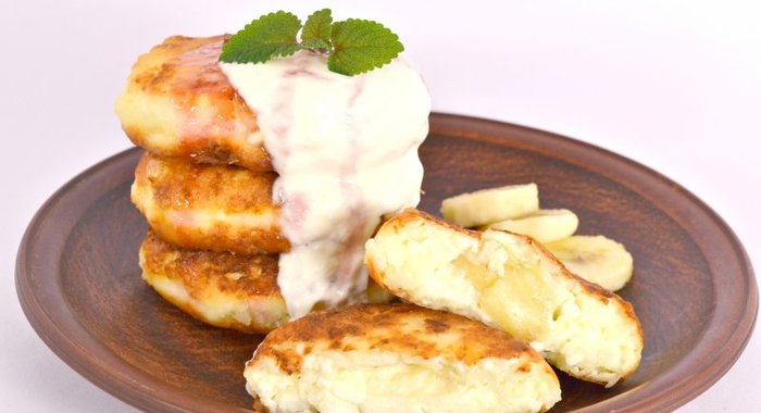 Кокосовые сырники с бананом