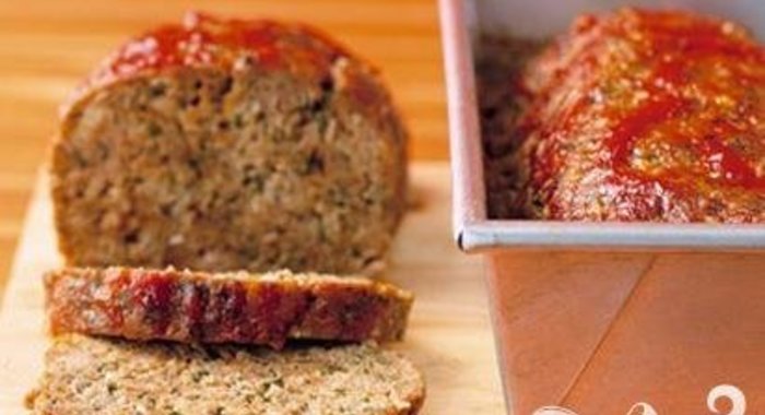 Мясной рулет с соусом чили