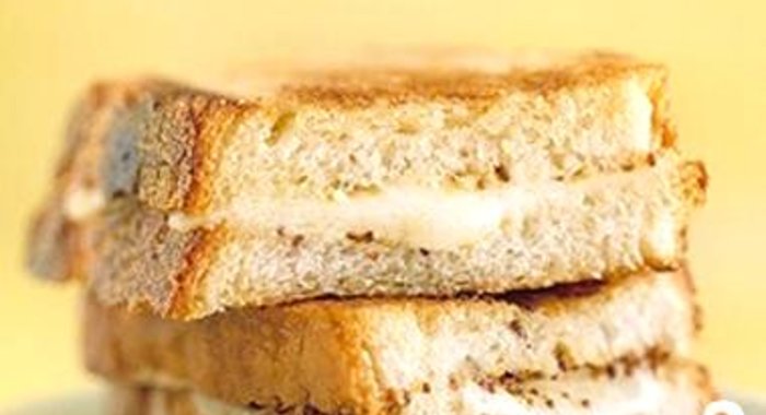 Бутерброды с сыром и зернистой горчицей