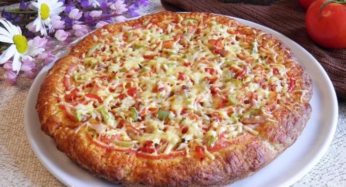 Пицца на творожном тесте с курицей