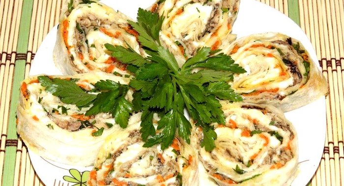 Шпротный рулет