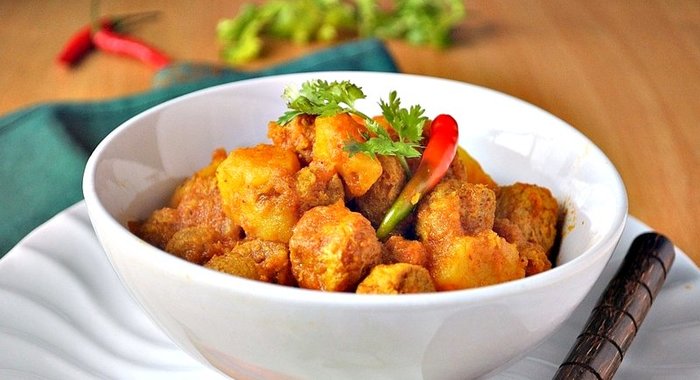 Гуляш соевый с помидорами